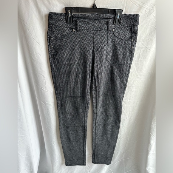 Athleta Gray & Black Textured Leggings with Pockets Size M - Picture 1 of 3
